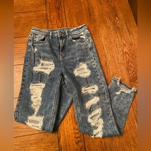 AE AMERICAN EAGLE MOM JEANS SIZE 4 distressed